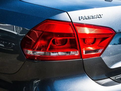 Used 2013 Volkswagen Passat 2.5 SEL Premium FWD image 8