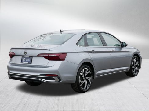 Certified 2024 Volkswagen Jetta SEL image 7