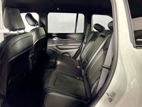 Used 2023 Jeep Grand Cherokee Altitude image 20