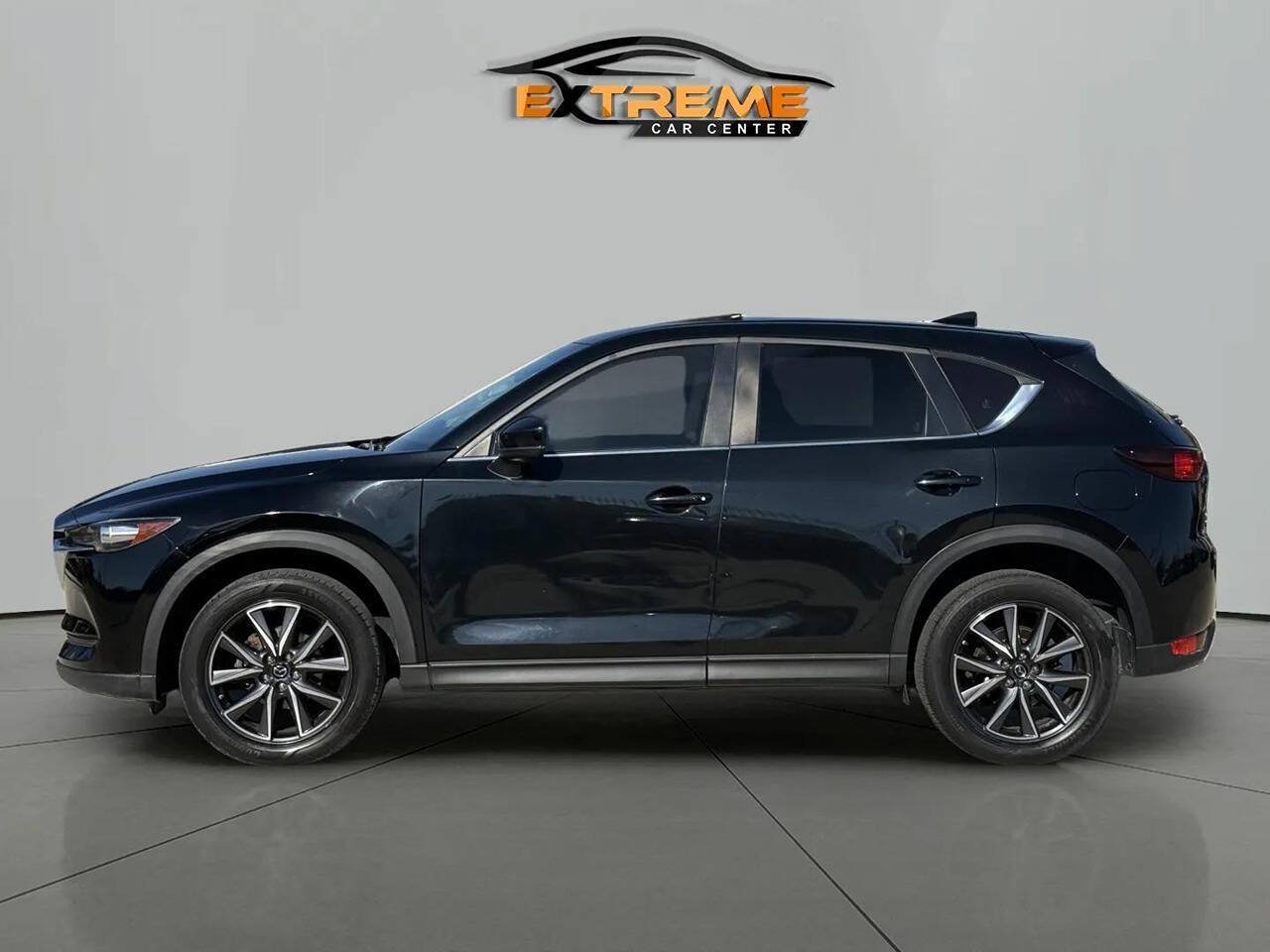Used 2018 MAZDA CX-5 Touring w/ Preferred Equipment Package AWD/4WD image 3
