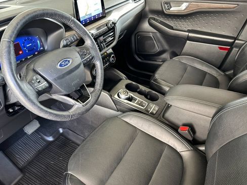 Used 2020 Ford Escape Titanium w/ Titanium Premium Package 2.0 AWD/4WD image 10