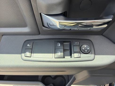 Used 2011 RAM 1500 R/T RWD image 21