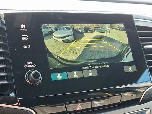 Used 2022 Honda Pilot Sport image 18