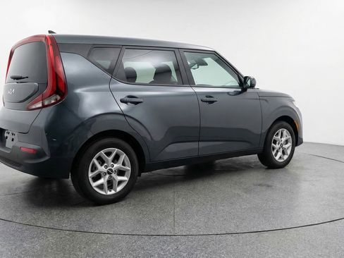 Used 2025 Kia Soul LX w/ LX Technology Package FWD image 9