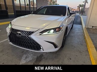 Used 2025 Lexus ES 350 w/ Premium Package FWD video 1