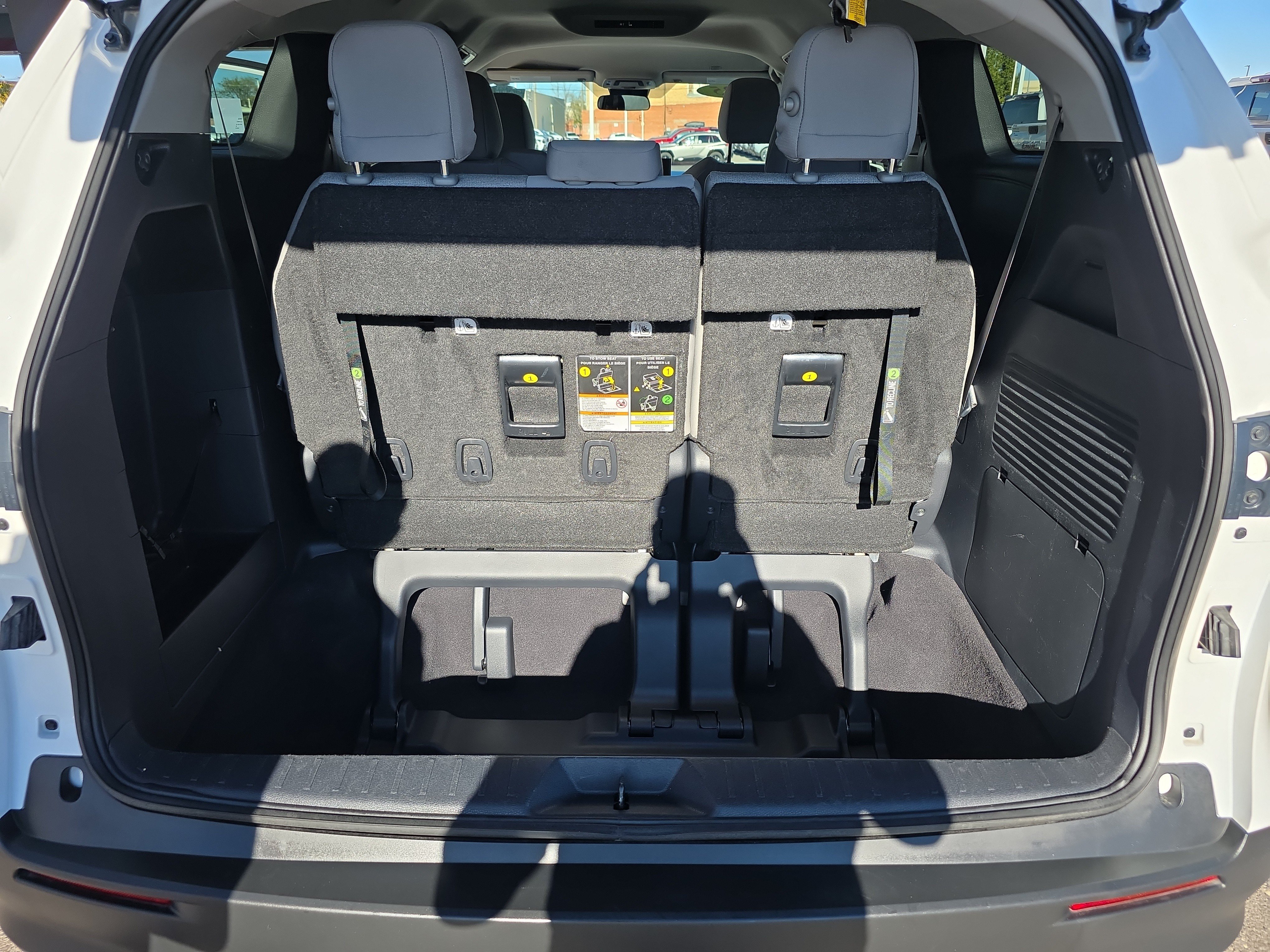 Used 2025 Toyota Sienna LE AWD/4WD image 16