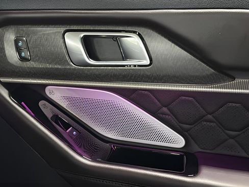 Used 2025 Ford Explorer Platinum w/ LUX Leather Package image 17