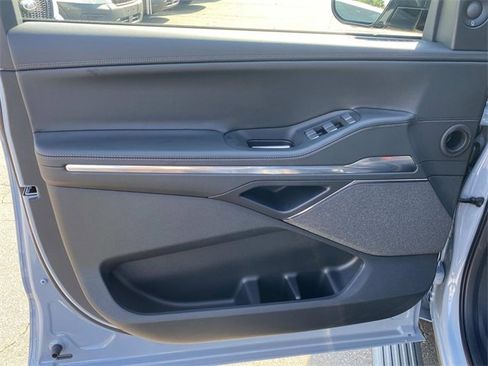 New 2025 Lincoln Navigator L Reserve w/ Jet Appearance Package image 11