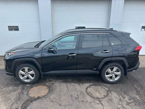 Used 2021 Toyota RAV4 Limited image 3