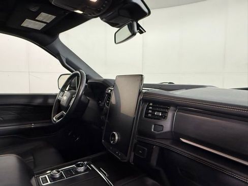 Used 2024 Ford Expedition Platinum image 33