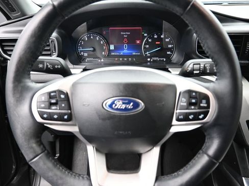Used 2023 Ford Explorer XLT w/ Equipment Group 202A image 7