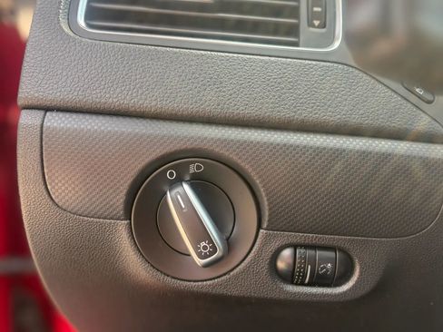Used 2012 Volkswagen Jetta SE FWD image 48