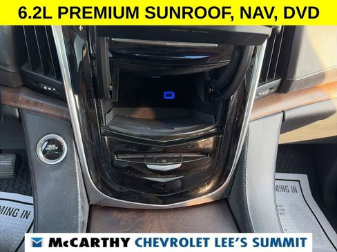 Used 2015 Cadillac Escalade ESV Premium image 11