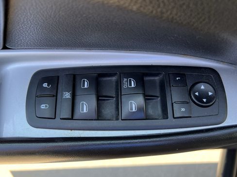 Used 2019 Dodge Journey SE w/ Connectivity Group FWD image 15