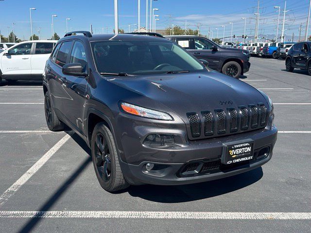 Used 2016 Jeep Cherokee Latitude AWD/4WD image 10
