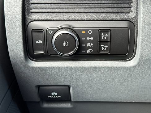 New 2026 Ford F250 XL w/ XL Chrome Package image 31