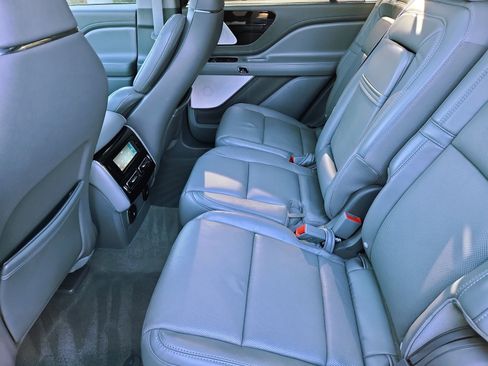 Used 2021 Lincoln Aviator Reserve w/ Equipment Group 202A image 5