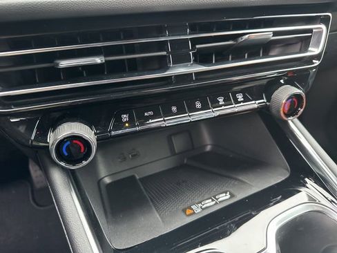 New 2026 Chevrolet Traverse Z71 w/ Driver Confidence Package image 29