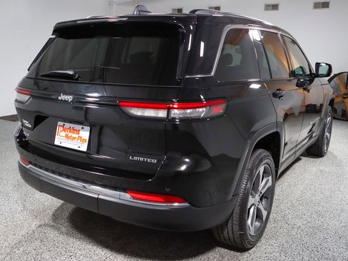 Used 2023 Jeep Grand Cherokee Limited AWD/4WD image 7