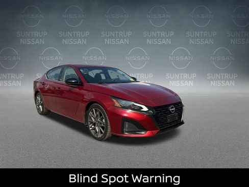 Certified 2024 Nissan Altima 2.0 SR FWD image 9