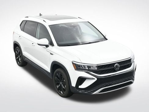 Used 2024 Volkswagen Taos SE image 22