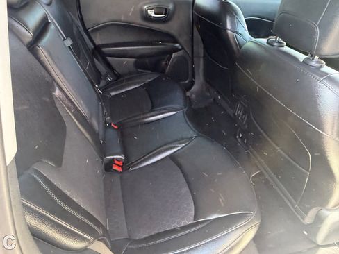 Used 2020 Jeep Compass Latitude FWD image 12