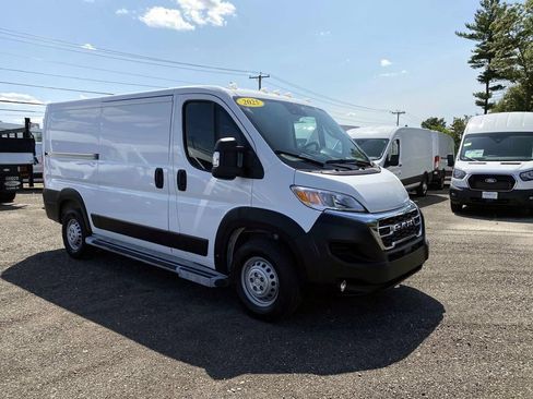 Used 2025 RAM ProMaster 2500 w/ U-Haul Equipment Group FWD image 1
