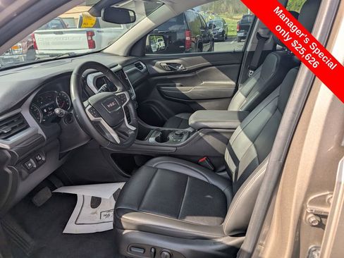Used 2023 GMC Acadia SLT AWD/4WD image 13