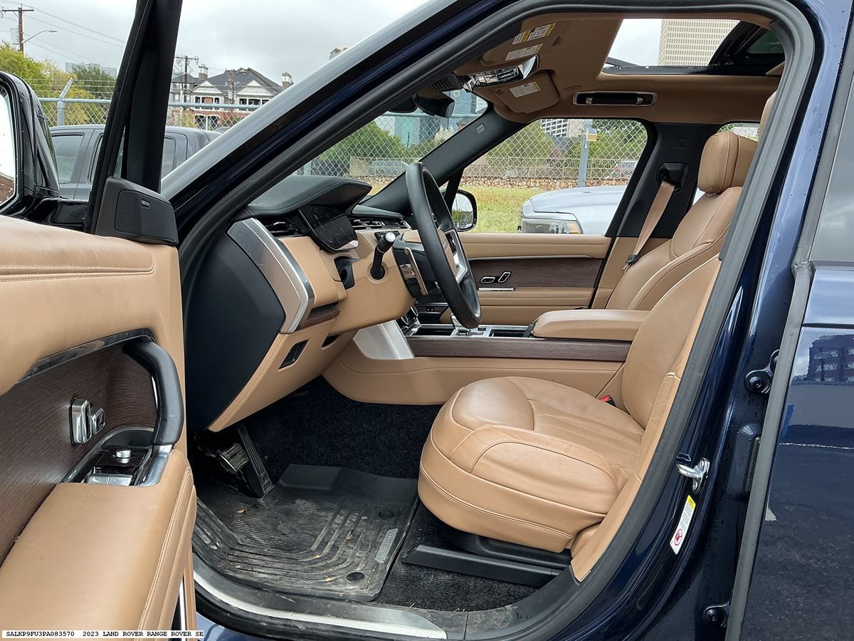 Used 2023 Land Rover Range Rover SE AWD/4WD image 7