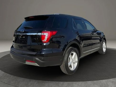 Used 2019 Ford Explorer XLT w/ Equipment Group 202A FWD image 6