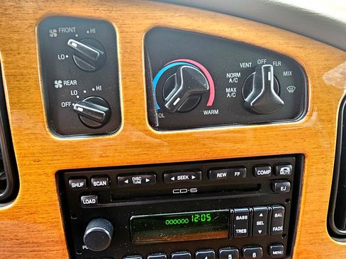 Used 2004 Ford E-250 and Econoline 250 image 37