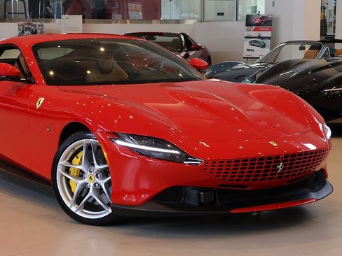 Certified 2024 Ferrari Roma RWD image 8
