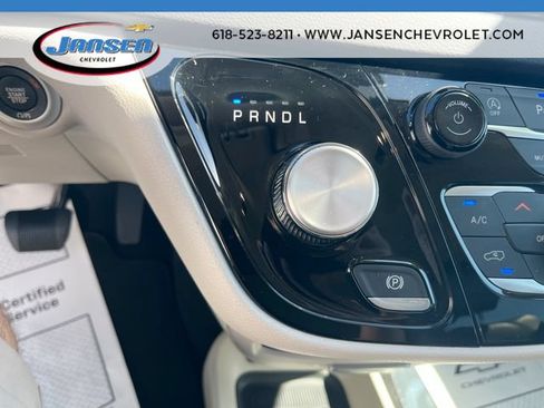 Used 2023 Chrysler Pacifica Touring-L FWD image 15