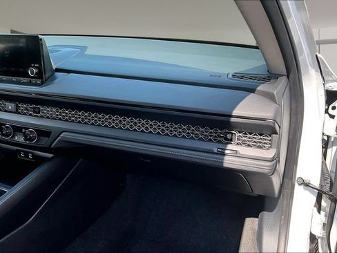 Used 2023 Honda Accord LX image 23