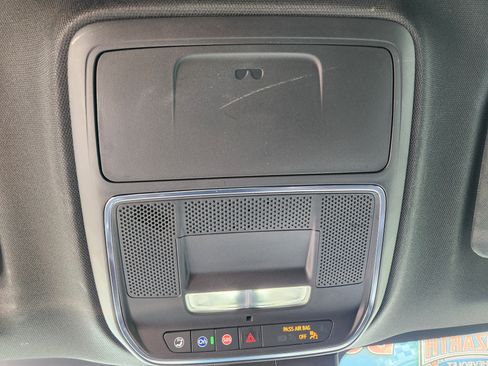 Used 2025 Chevrolet Traverse RS AWD/4WD image 29