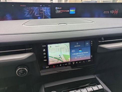 New 2026 Lincoln Navigator L Reserve AWD/4WD image 16