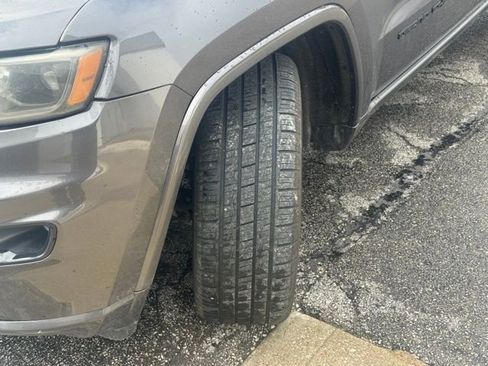 Used 2018 Jeep Grand Cherokee Altitude image 13