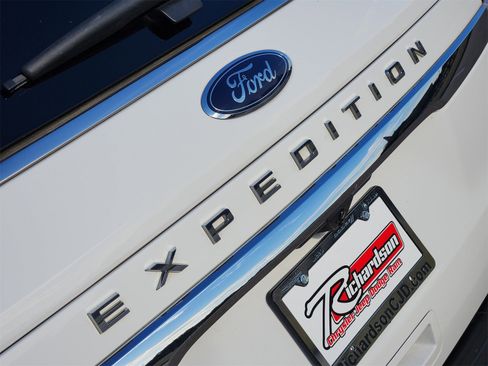 Used 2023 Ford Expedition Limited image 18