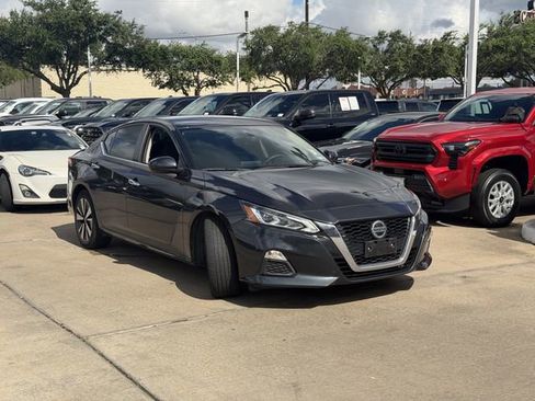 Used 2022 Nissan Altima 2.5 SV FWD image 3