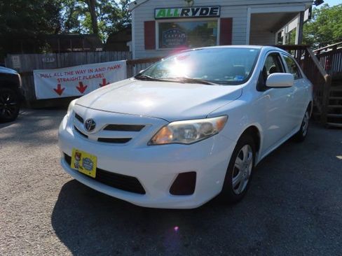 Used 2013 Toyota Corolla L FWD image 2