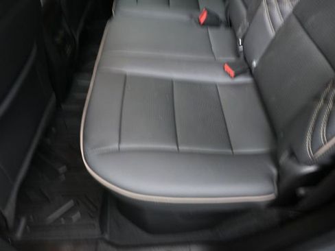 Used 2024 GMC Canyon Denali image 21