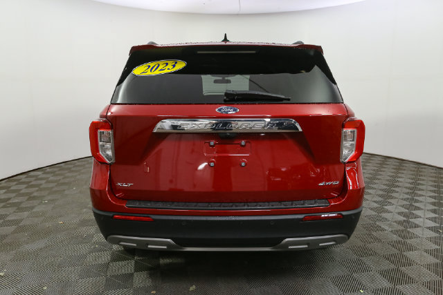 Used 2023 Ford Explorer XLT w/ Equipment Group 202A AWD/4WD image 8