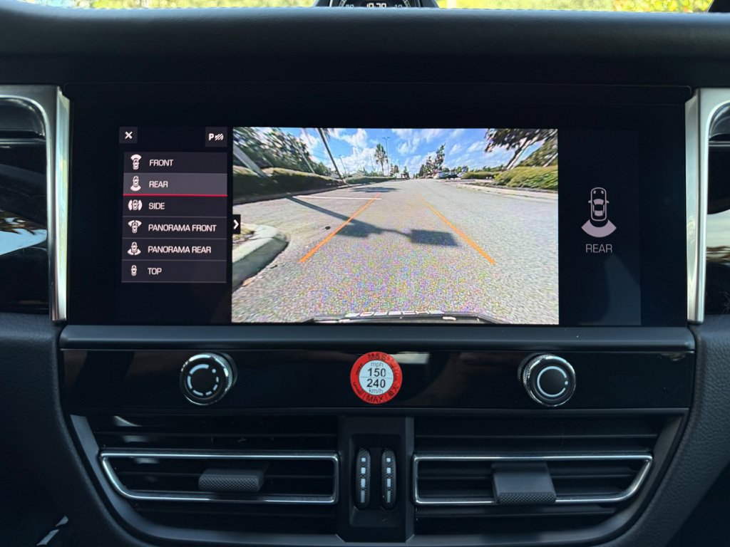 Certified 2025 Porsche Macan S AWD/4WD image 10
