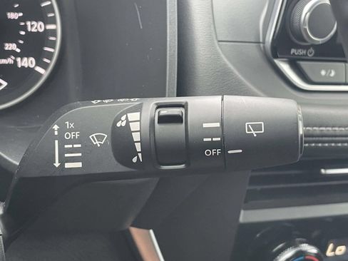 Used 2025 Nissan Rogue SV FWD image 26