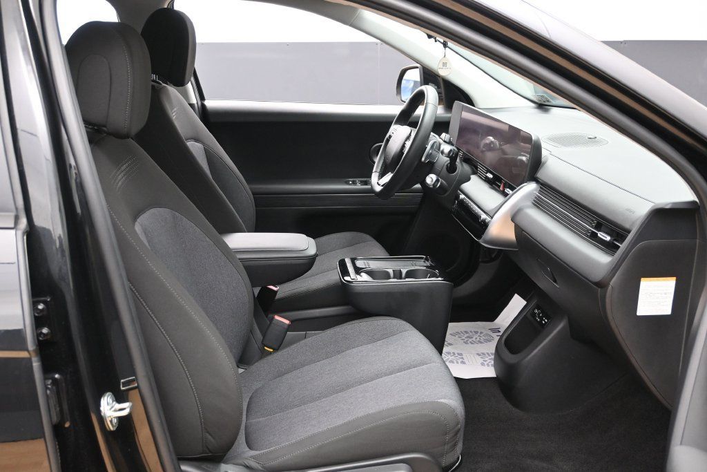 Used 2025 Hyundai Ioniq 5 SE RWD image 26