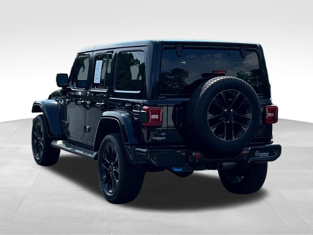 Used 2021 Jeep Wrangler Unlimited Sahara AWD/4WD image 7