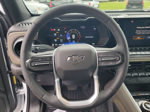 New 2026 Chevrolet Colorado ZR2 w/ Technology Package AWD/4WD image 13