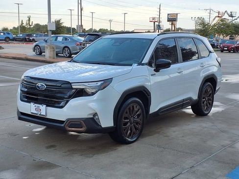 Used 2025 Subaru Forester Sport AWD/4WD image 3