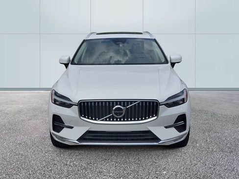 Used 2023 Volvo XC60 B5 Plus w/ Climate Package AWD/4WD image 2