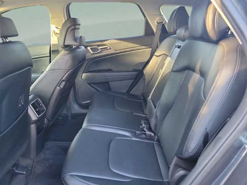 Certified 2023 Kia Sportage EX FWD image 7